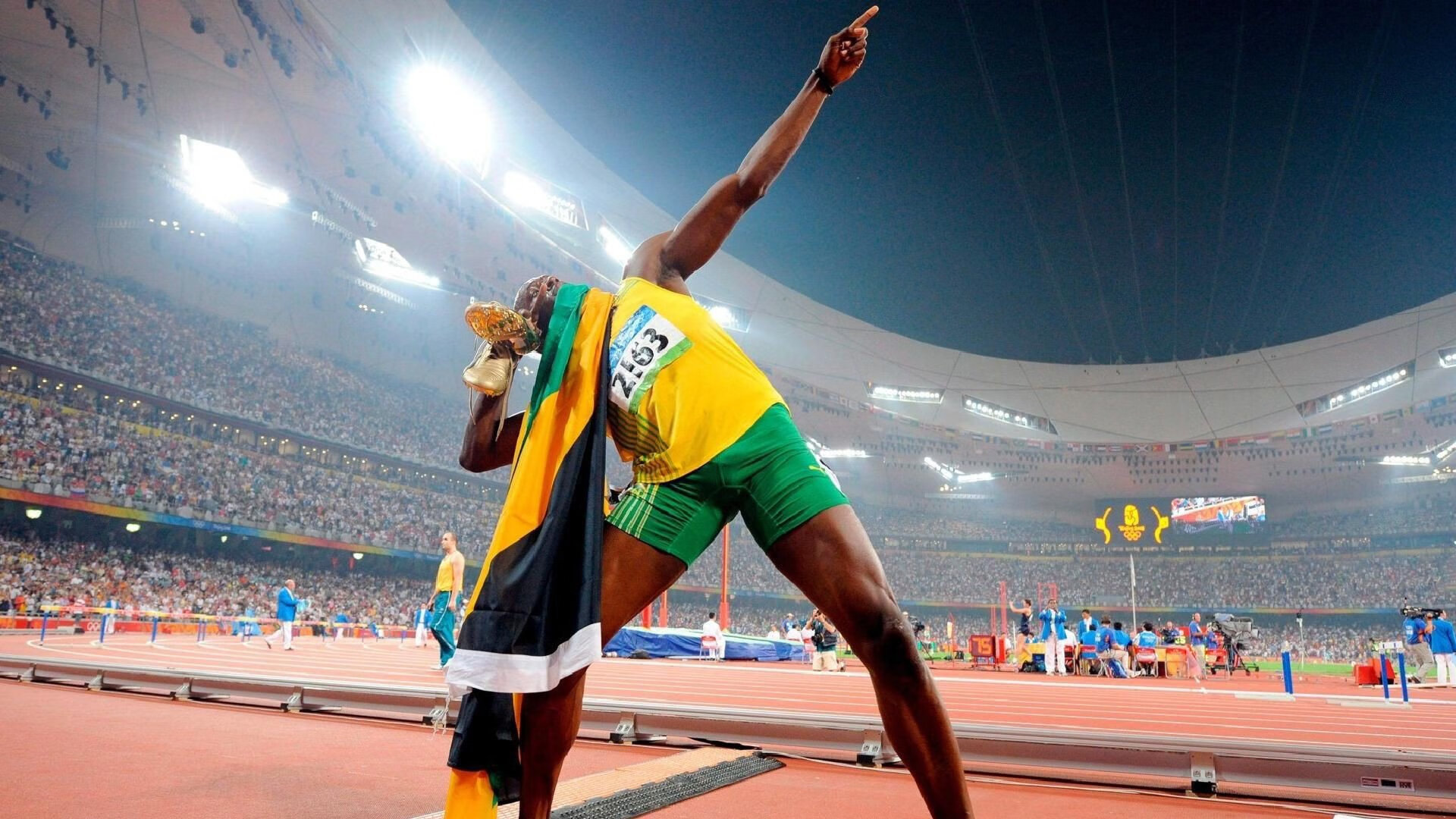 传奇谢幕!足球巨星李明举行盛大退役仪式